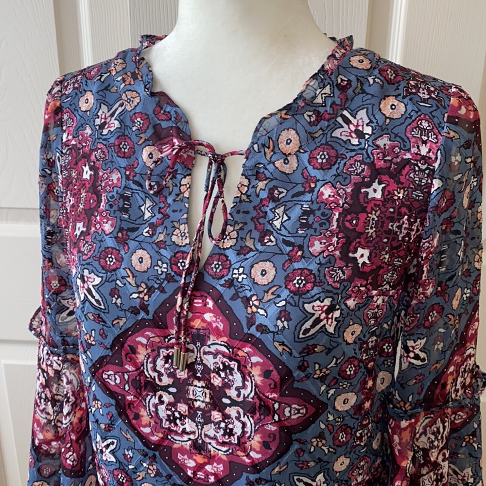 WHBM Bell Sleeve Medallion Print Dress Size XS - Picture 10 of 16